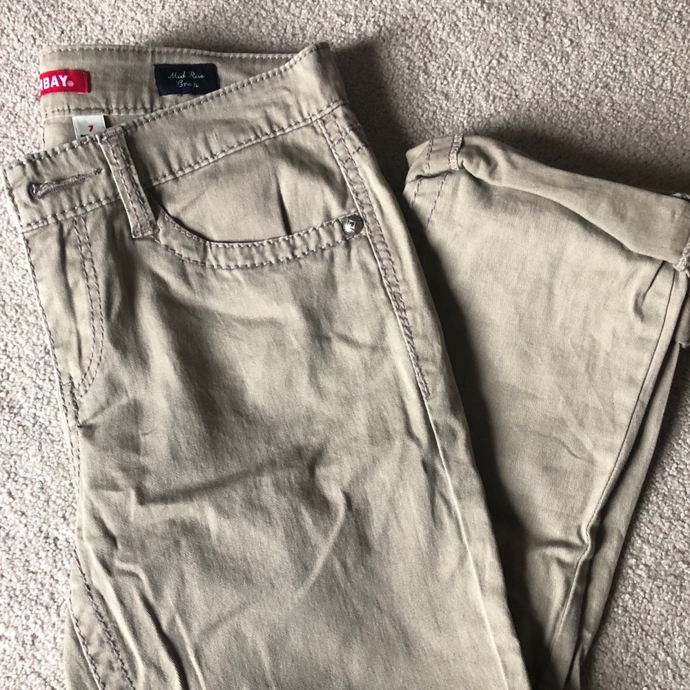 Women’s khaki crop skinny jeans